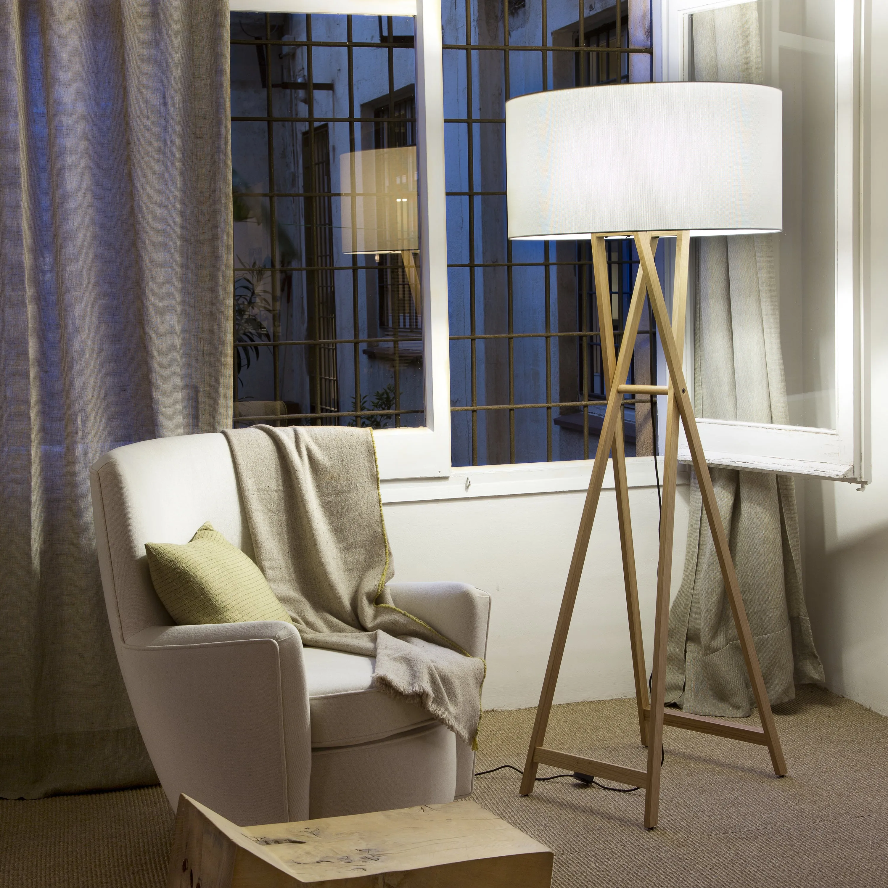Cala Floor Lamp