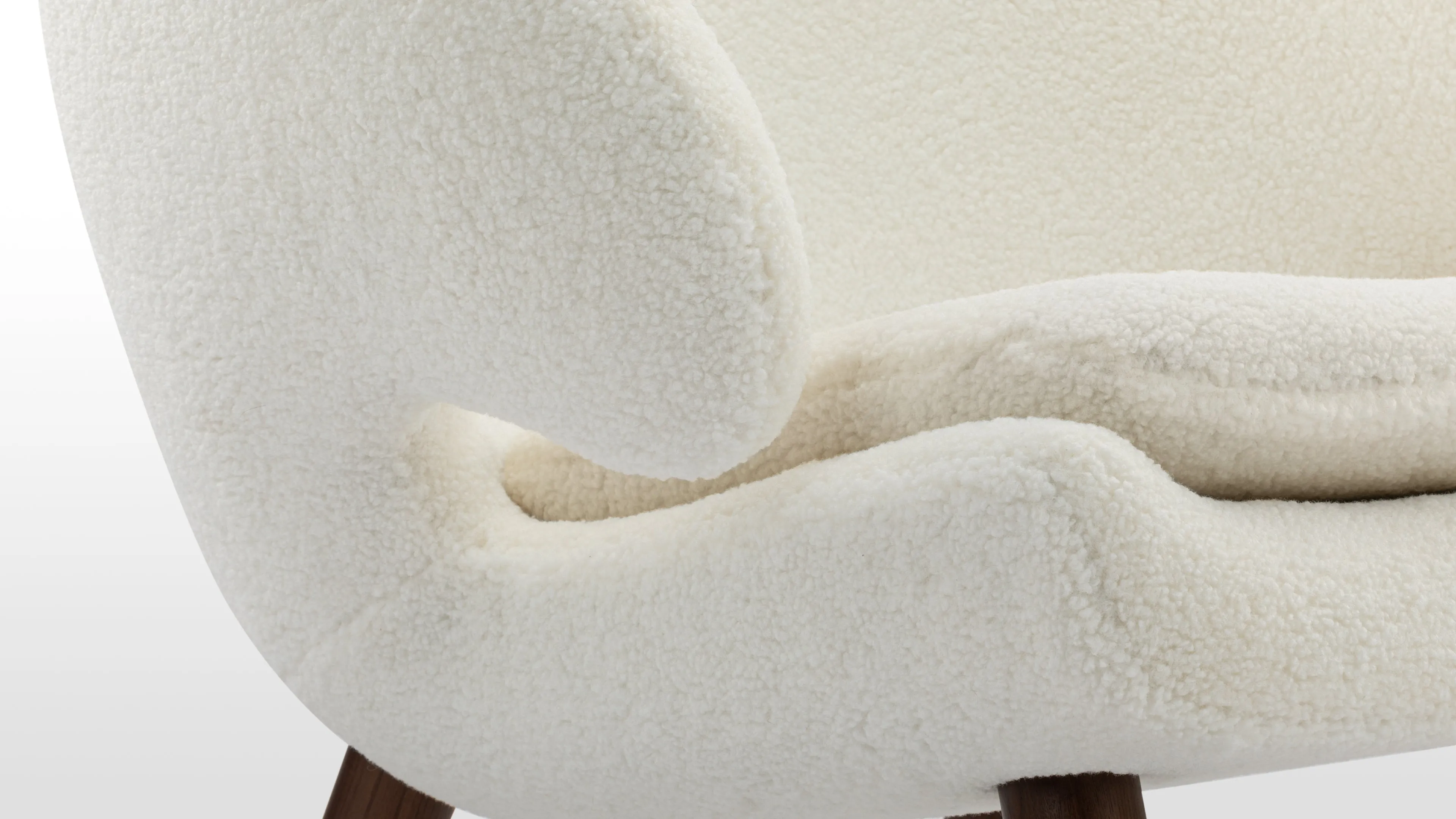 Pelican - Pelican  Lounge Chair, White Sherpa